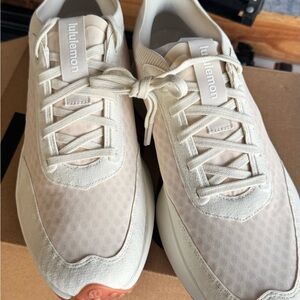 Lululemon White Ivory Men's CrossCity Sneaker Size 10.5